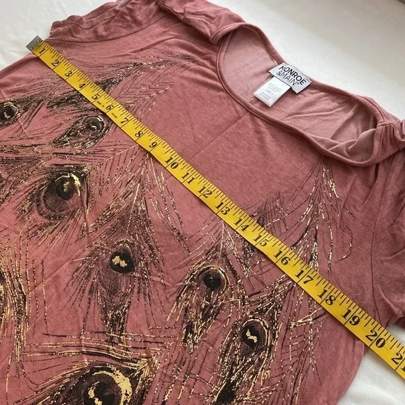 Monroe & Main blouse short sleeves peacock feathers print  shark bite size Large - Picture 5 of 7